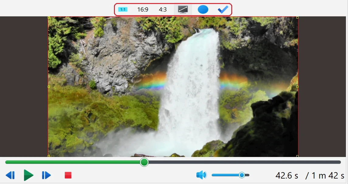 Clips of a different shape: black bars and blurred background in Bolide Movie Creator